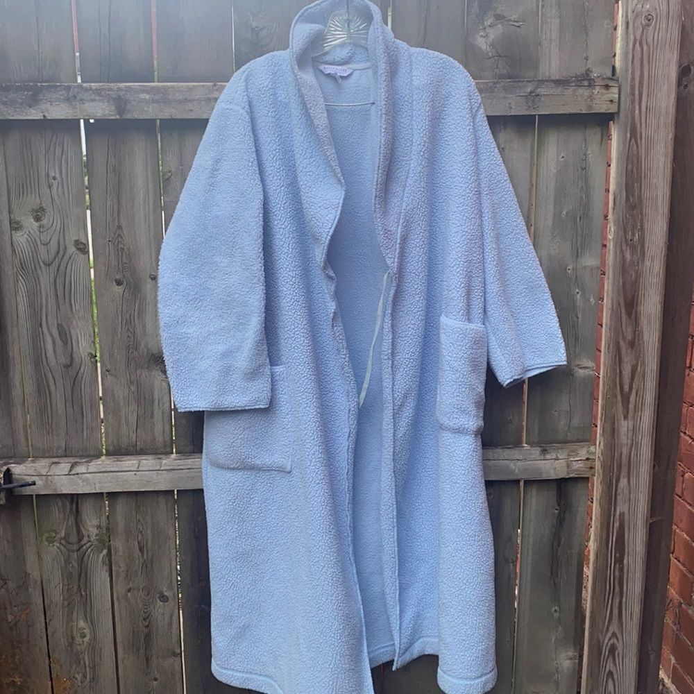 Karen Scott intimates blue robe sz. M